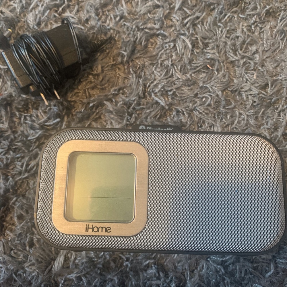 iHome Bluetooth alarm clock